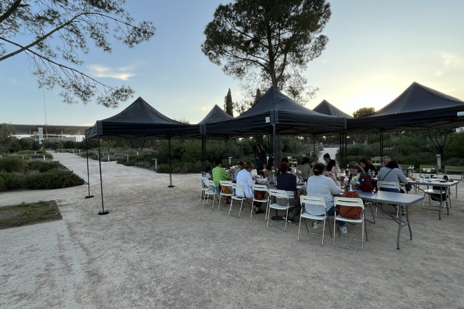 snfcc_stavros niarkos foundation_paper flowers workshop_may 2024